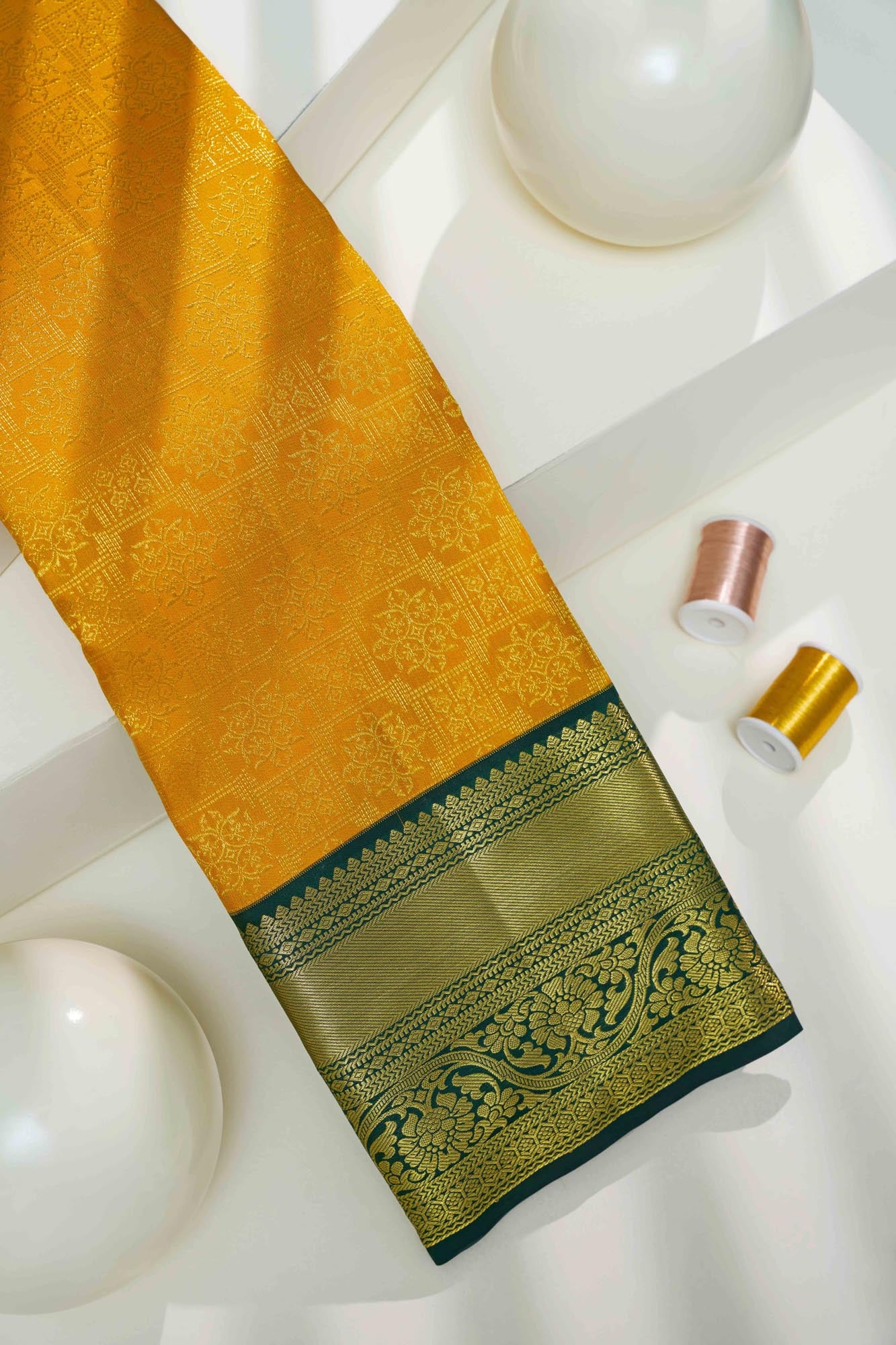 Square Grid Floral Chakra & Banarasi Border Pure Silk Saree