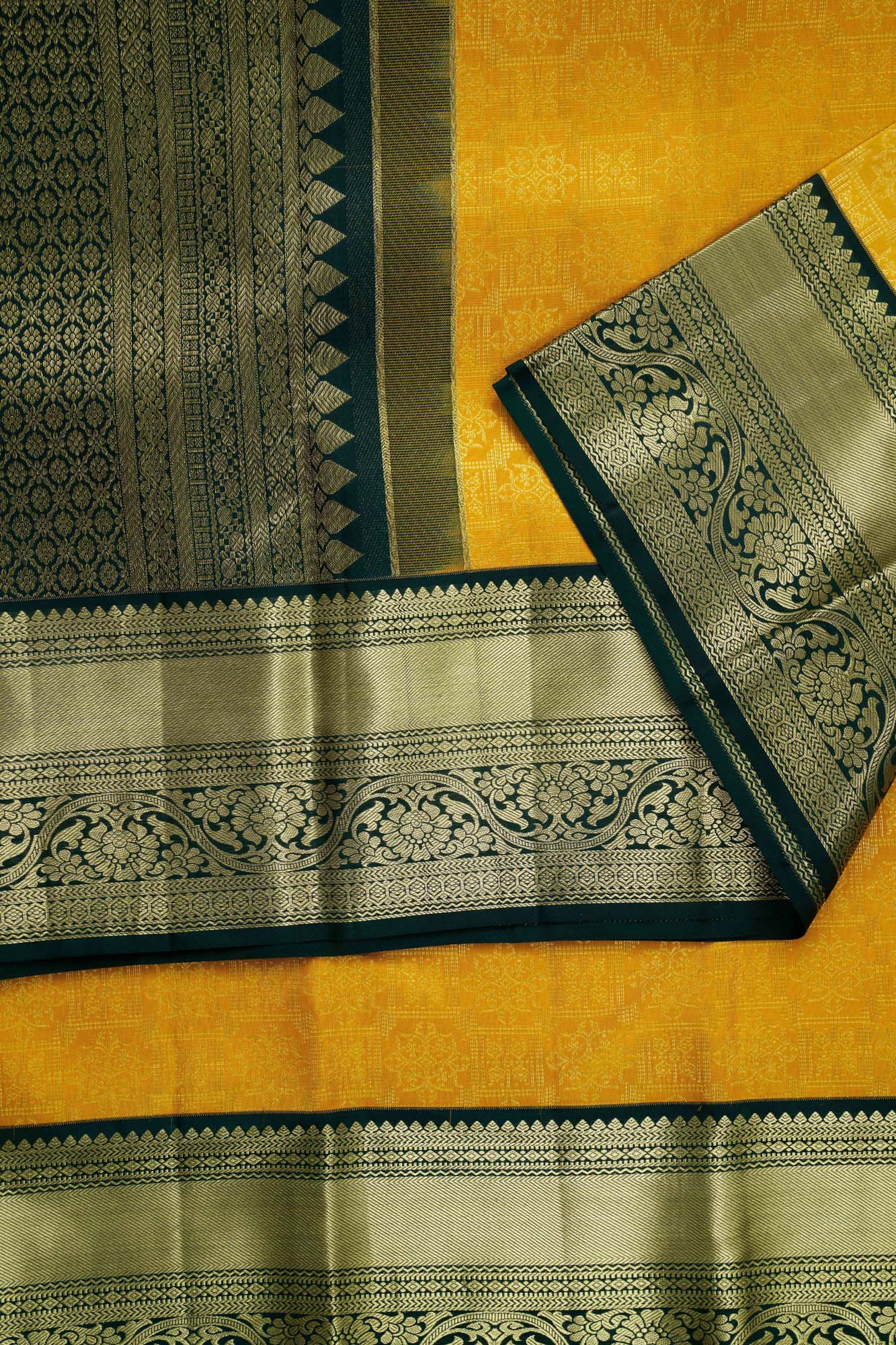 Square Grid Floral Chakra & Banarasi Border Pure Silk Saree