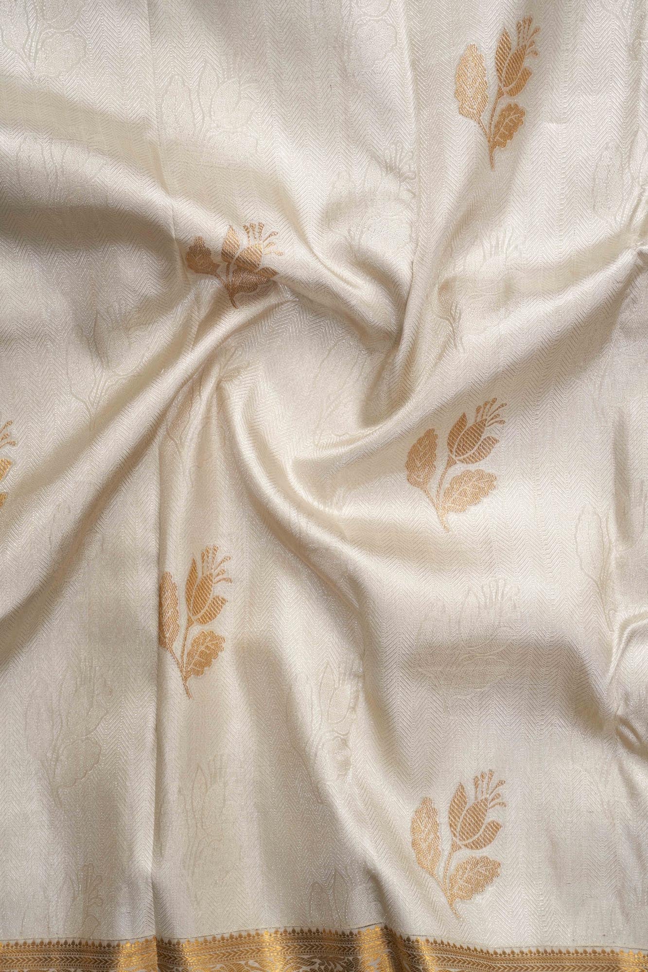 Chevron Self-Weave & Mughal Tulip Motif Pure Silk Saree with Silver Touch (Retouch)